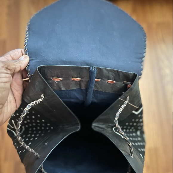 Backpack - Picture 2 of 6